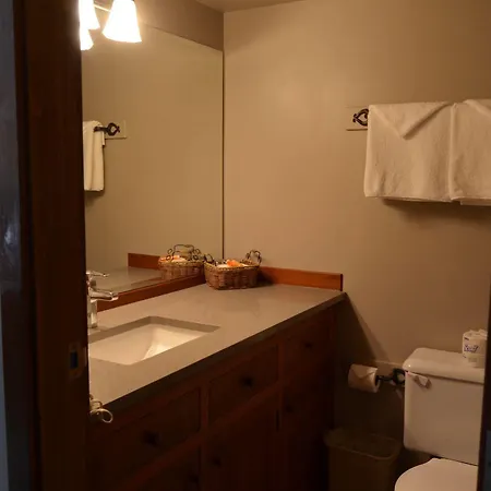 Howe Sound Inn & Brewing Company Squamish Extérieur photo